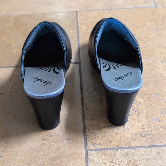 Dansko ladies clogs. Black with black studs. Size 38. - Picture 3 of 7